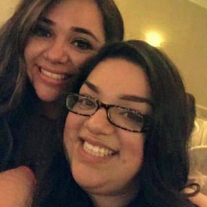 Meet your Posher, Raquel